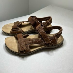 EARTH SPIRIT walking sandal, Velcro closures woman size 9